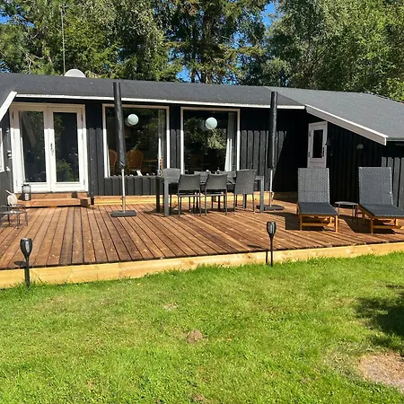 Family Summer House 150 Meters From The Tjørneholm