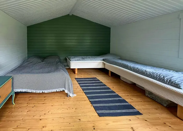 Nyaraló Family Summer House 150 Meters From The Tjørneholm